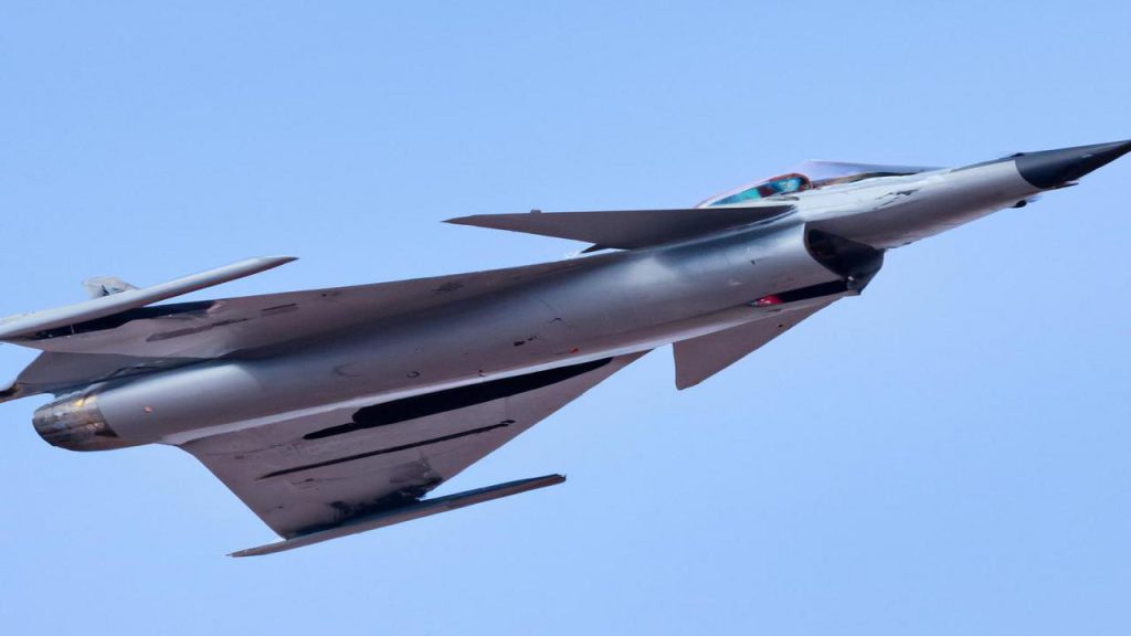 Samolot Chengdu J-10 – sprawdź co potrafi ta maszyna!