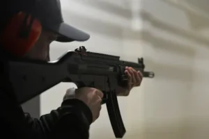 Różnice między sejfem a szafą na broń klasy S1